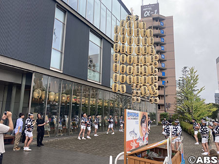ABS前の竿燈