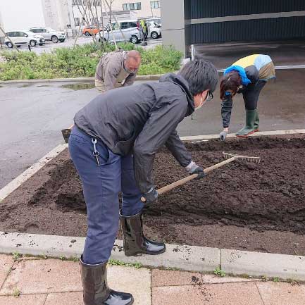 ゾウさん堆肥で土壌改良