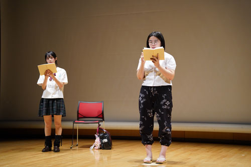 右：和子の体験談が永遠の意識を変えていく