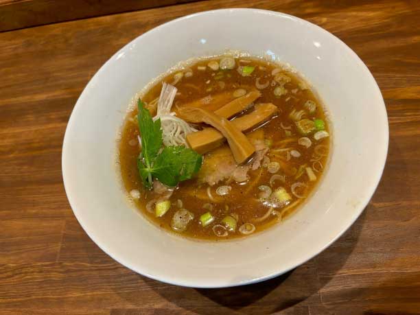 Ramen lab 閃（ラーメンラボ せん）