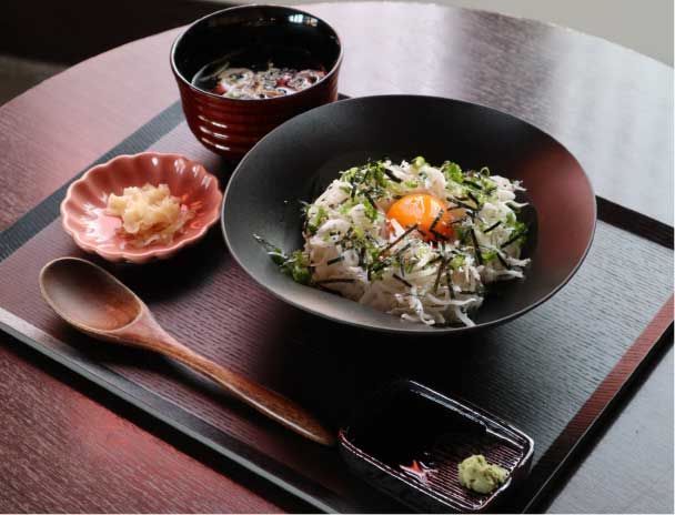 かふぇ うたせ<br>5月23日オープン