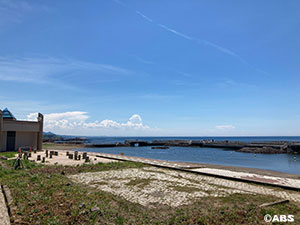 岩館海水浴場で