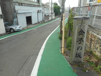 ここから路地裏