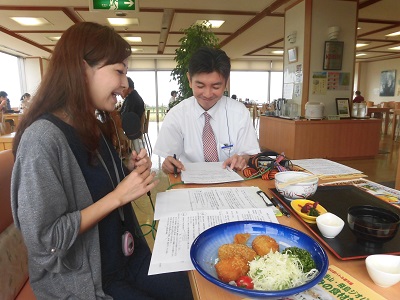 フライ試食