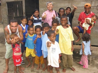 インドネシアの島マルク州　アルネ部族に識字教育！