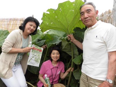 3人で　畑