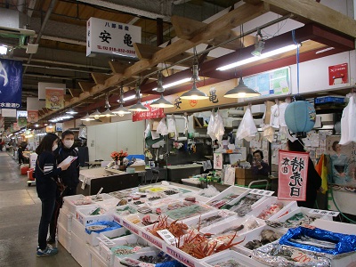 今年のいくら。秋田市民市場「安亀」