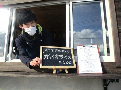 こだわりの食材で作る「秋田ガパオライス」をキッチンカーで♪Cheke Rice